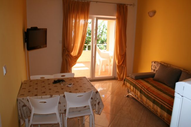 Chorvatsko-Mala-Duba-apartmán-Mirko4+1-obyvak4