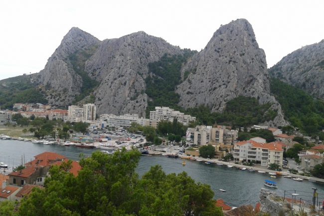 omis